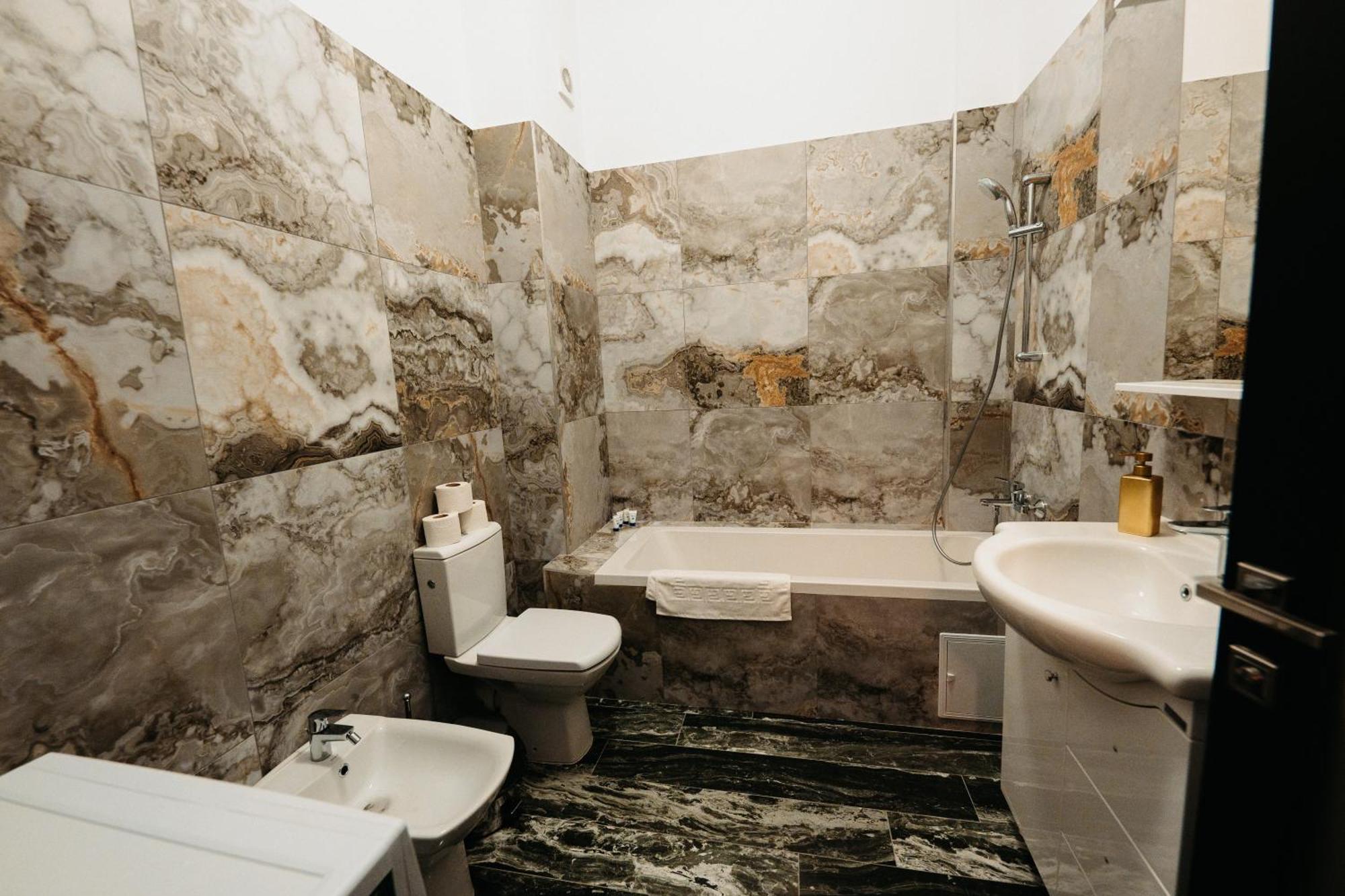 Luxury Cozy Apartments Suceava Buitenkant foto